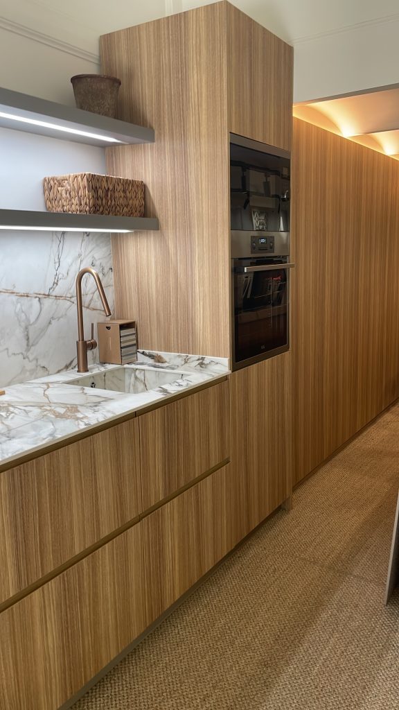 Cocina moderna y funcional en vivienda particular